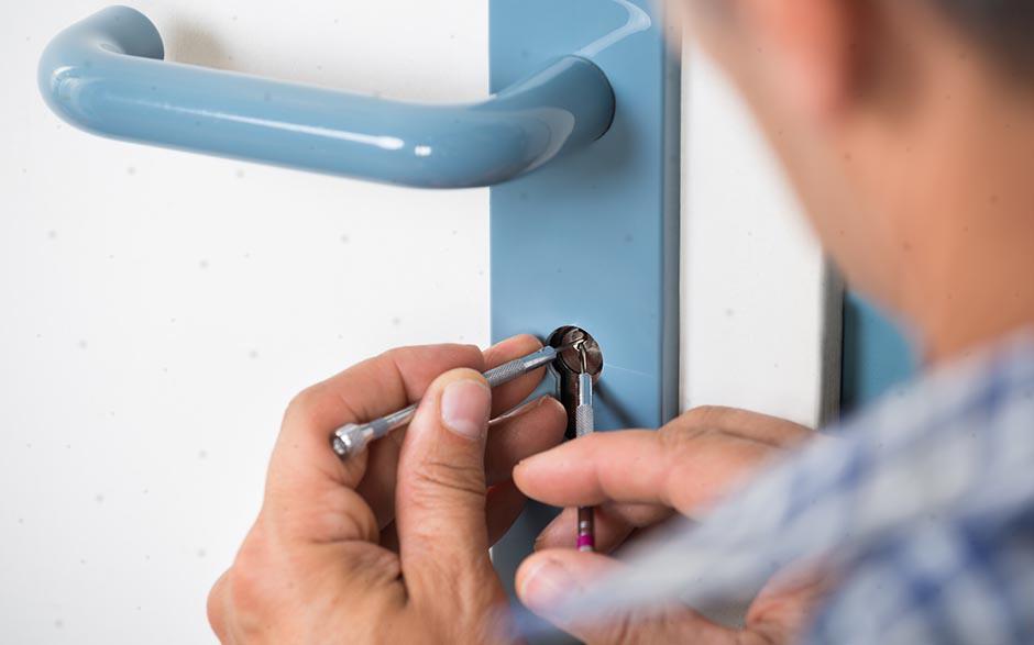 comment ouvrir une porte blindée fermée à clef Bièvres